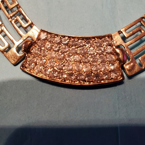 Heavy statement necklace - Picture 2 of 4